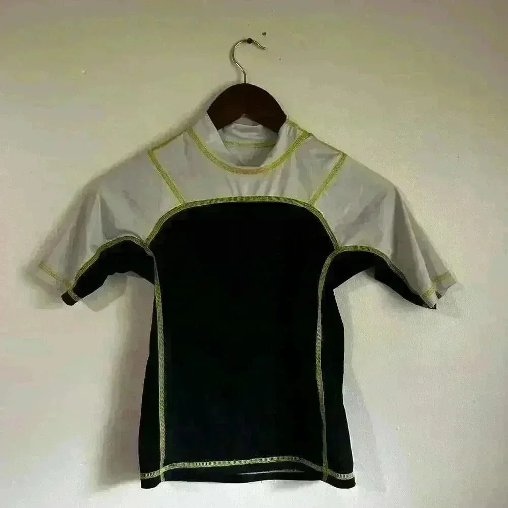 Patagonia Boys Rash Guard Swim Shirt Short Sleeve Gray Black Fish Logo Size M 10